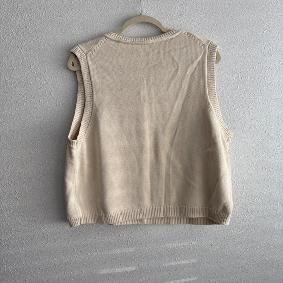 GAP Cropped Sleeveless Button Down Cardigan Sweater Vest in Cream White - Picture 5 of 7